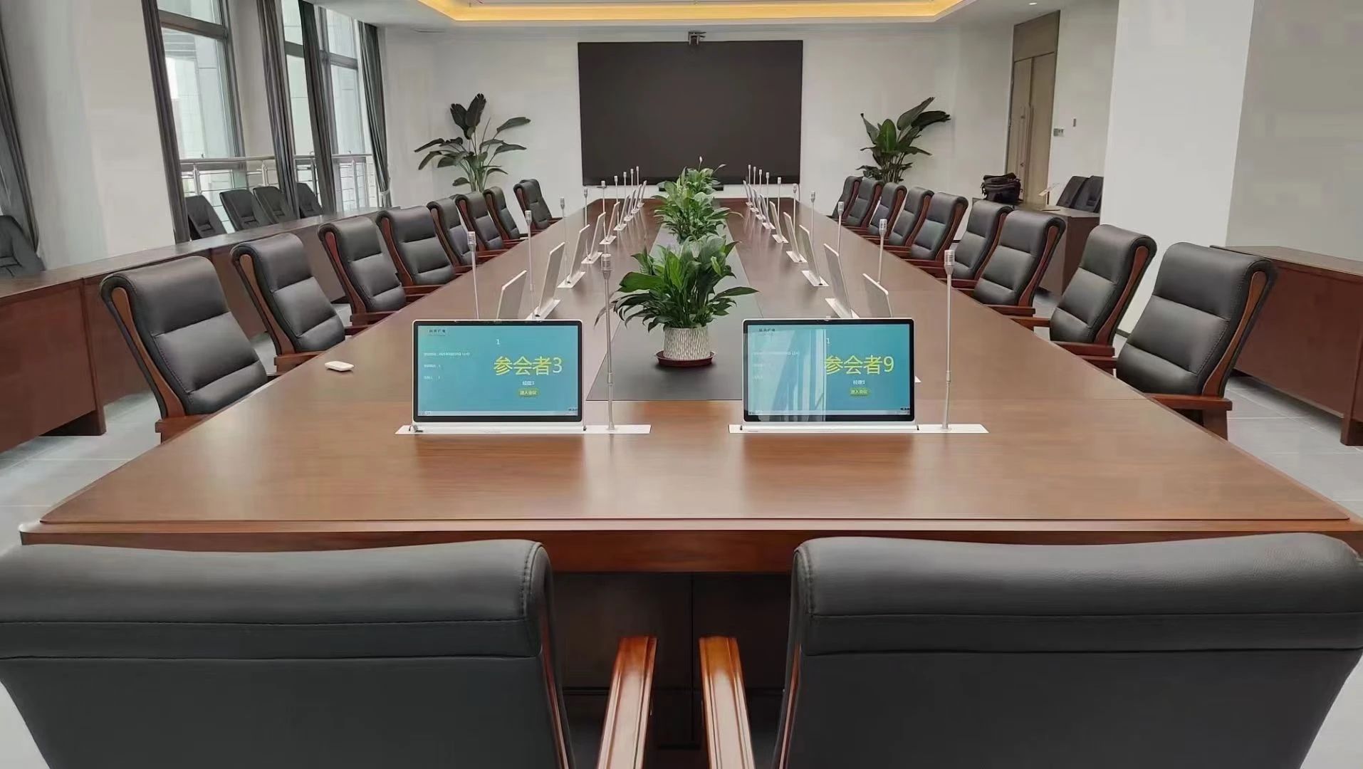 福鹿会F6无纸化会议系统工程产品服务于校园会议室！